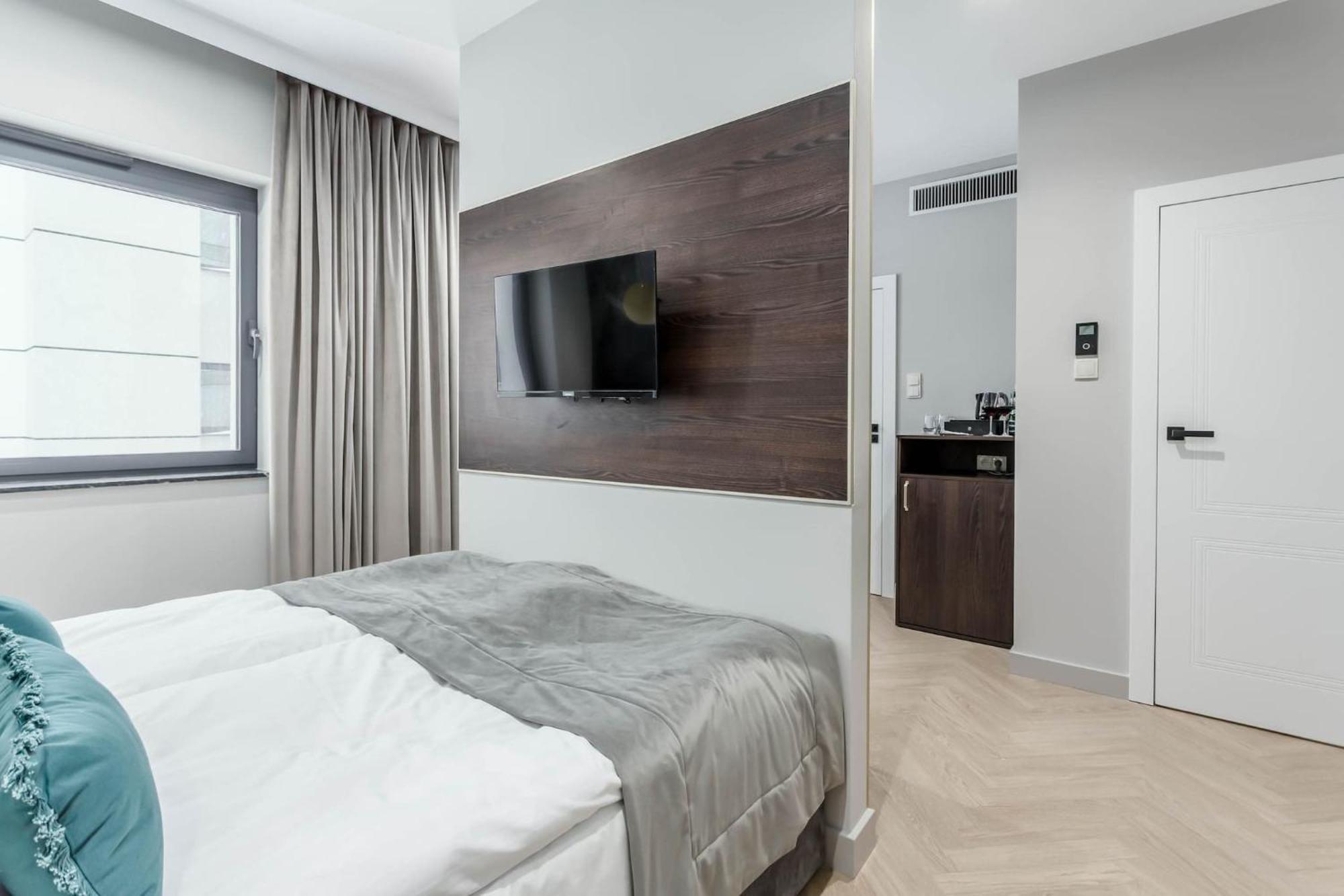 Deo Plaza By Rent Like Apartment